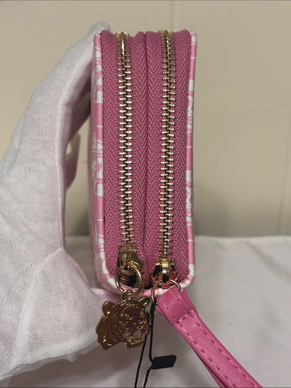 ✨ NWT - Ed Hardy Pink Rhinestone Tiger Skull Zip-Around Wristlet Wallet ✨